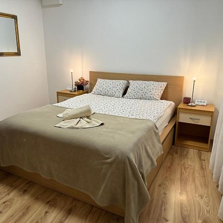 Apartments Vrime Биоград на Мору Екстериор снимка