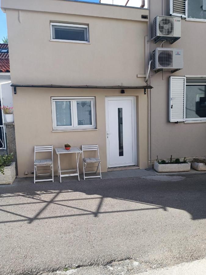 Apartments Vrime Биоград на Мору Екстериор снимка