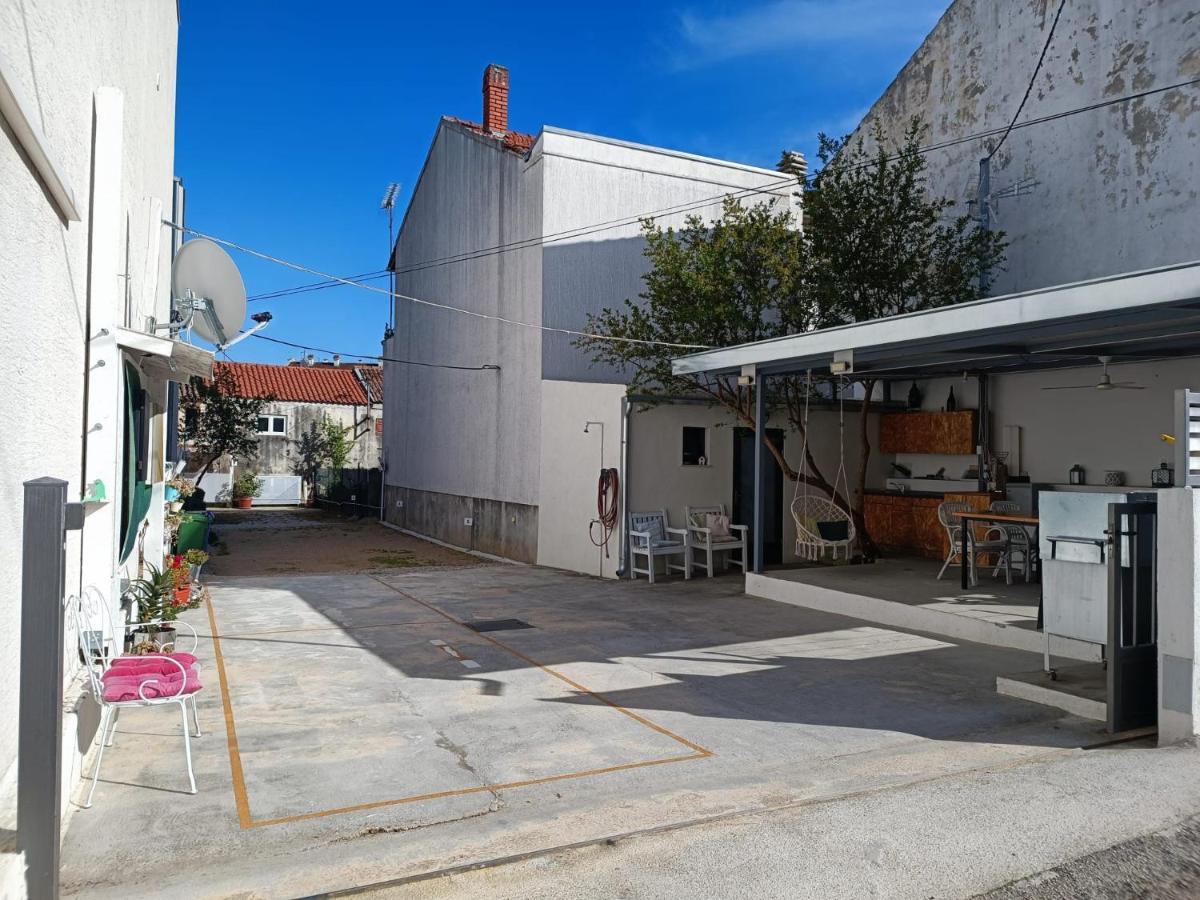 Apartments Vrime Биоград на Мору Екстериор снимка