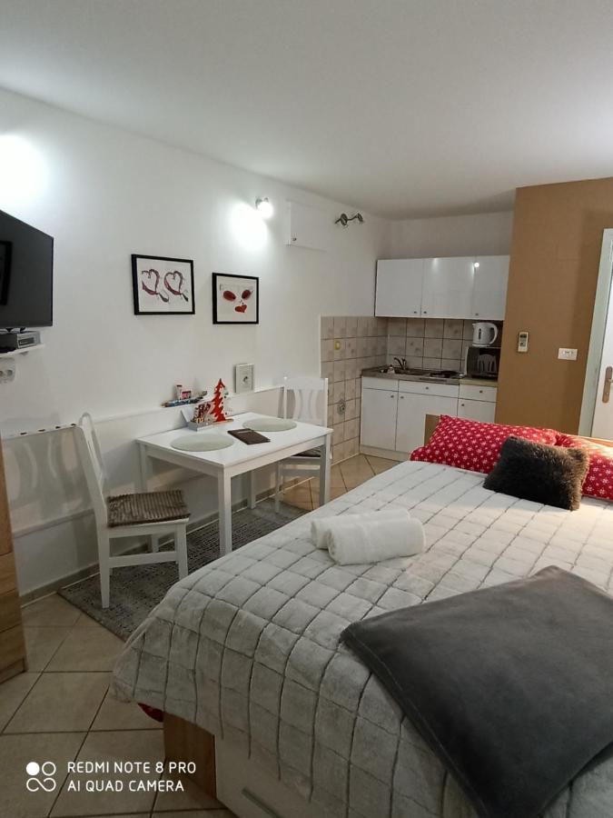 Apartments Vrime Биоград на Мору Екстериор снимка